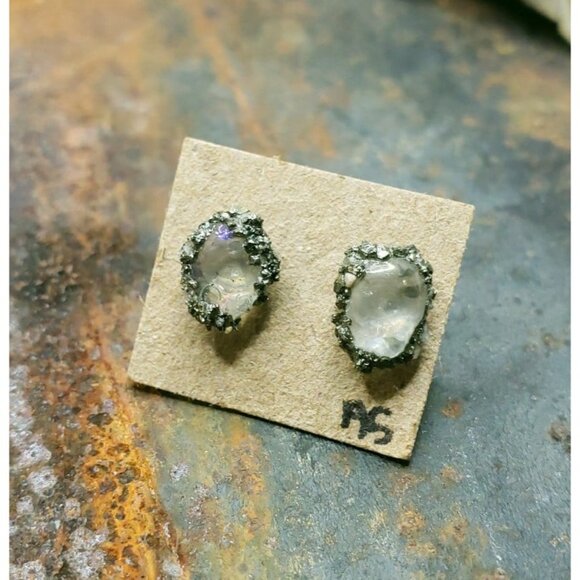 Earrings - Picture 5 of 7